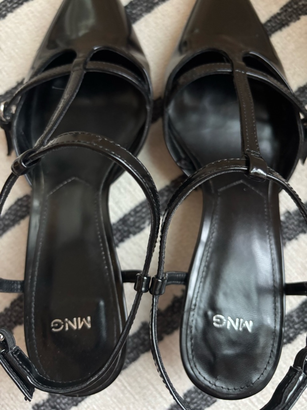 Mango Black Patent Leather Pointed T-Strap Heels with Ankle Buckle Size 38 - Picture 4 of 6